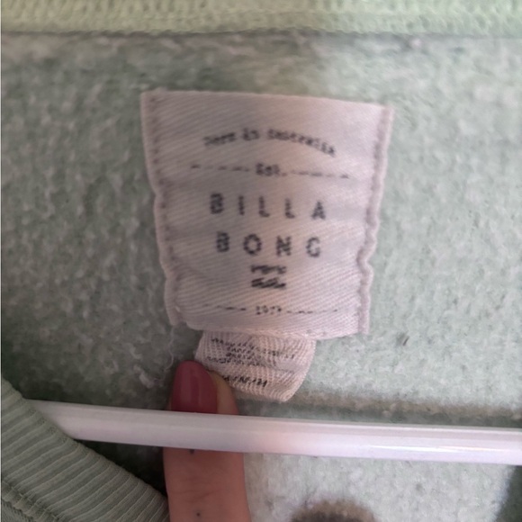 Billabong Women’s oversized Green Crewneck Sweatshirt with Pink Logo - Picture 3 of 5